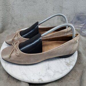 Clarks Shoes Womens Size 8 Tan Champagne Metallic Leather Chandra Light Flats